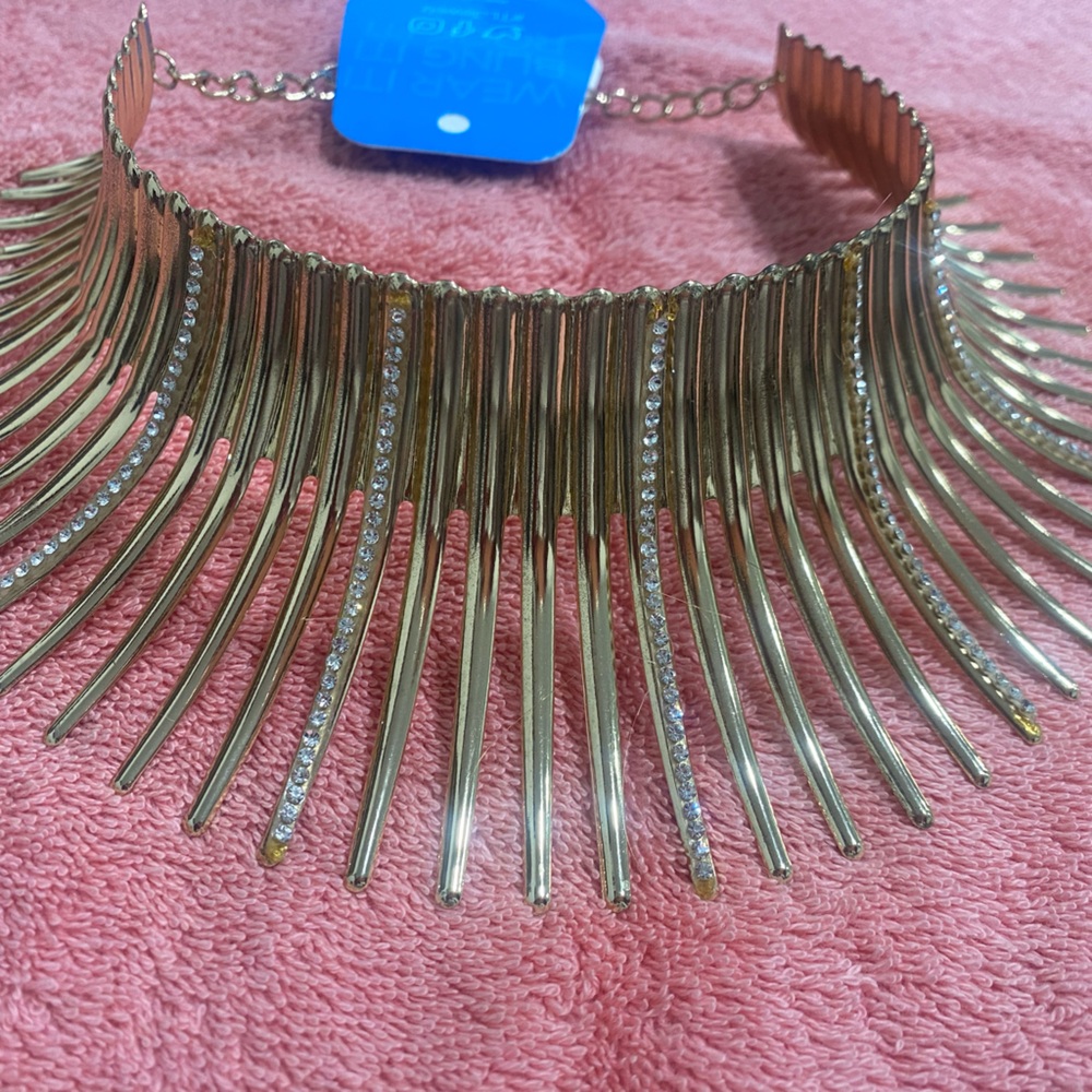 Beautiful diamond accented necklace. Gold color turn heads with unique design.